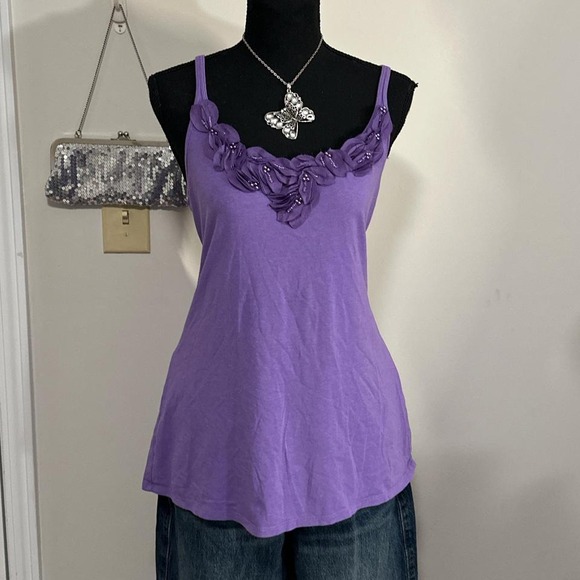New‎ York & Company y2k ruffle tank top with floral appliqués - Picture 1 of 5